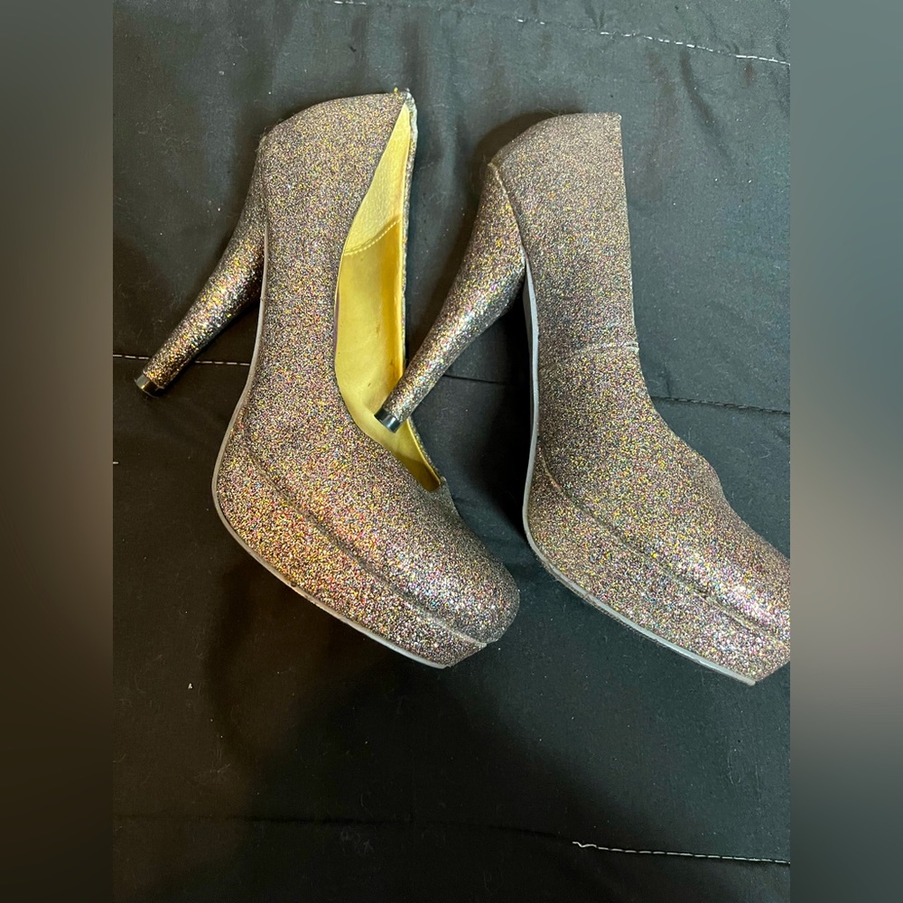 Madden Girl Glittery Pumps